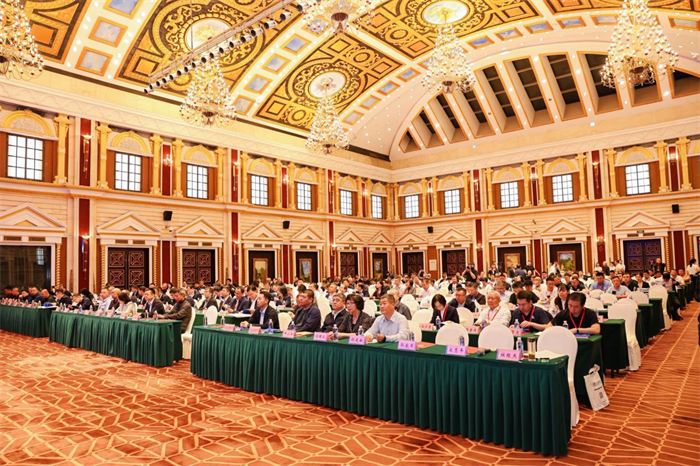 အစိမ်းရောင်နှင့်မြို့ပတ်ရထားဖွံ့ဖြိုးတိုးတက်မှုအတွက်လမ်းကြောင်းတစ်ခုတည်ဆောက်ရန်အတွက်ကျောက်မီးသွေးကြီးများကိုတည်ဆောက်ခြင်းအတွက်ကျောက်မီးသွေးကြီးများကိုအကောင်အထည်ဖော်ရန်အတွက် QGM သည် 7 ကြိမ်မြောက်အဆင့်မြင့်ဆွေးနွေးပွဲတွင်ပါ 0 င်ခဲ့သည်
