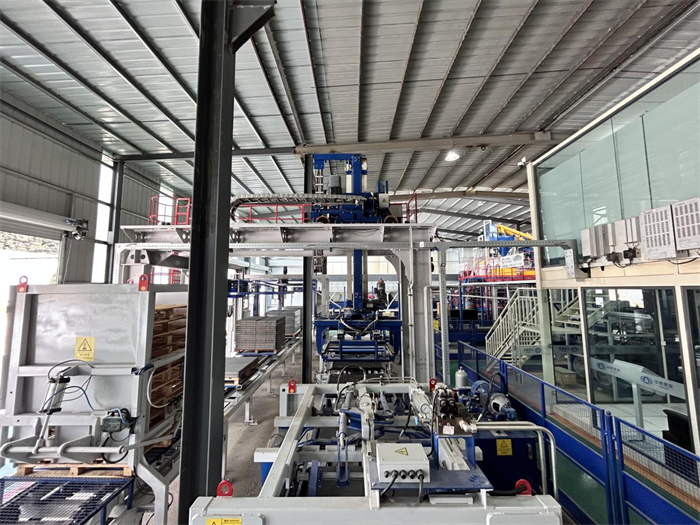 QGM ၏ ZN စီးရီးခေတ်ရေစီးကြောင်းကိုအတုအယောင် PC အုတ်ထုတ်လုပ်မှုကိုတရုတ်နိုင်ငံအနောက်တောင်ပိုင်းရှိအစိမ်းရောင်ဆောက်လုပ်ရေးပစ္စည်းများကုမ္ပဏီတွင်အောင်မြင်စွာထုတ်လုပ်နိုင်ခဲ့သည်။