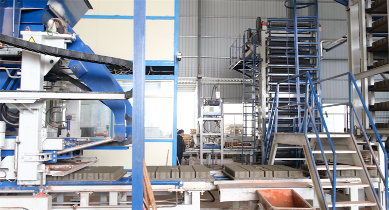 စက်တစ်လုံး, အုတ်များ, စွမ်းအင်ချွေတာခြင်းနှင့်ကာဗွန်လျှော့ချရေး, QGM Zenith 15 Model သည်အစိမ်းရောင်ဆောက်လုပ်ရေးပစ္စည်းများ၏ 